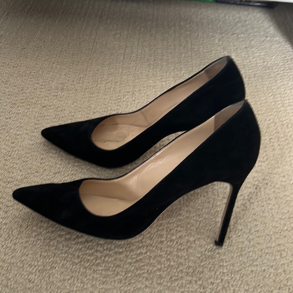 Manolo Blahnik BB Pump black suede size 41